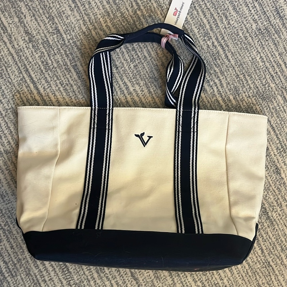 NWT- Vineyard Vines Canvas Heritage Classic Tote Bag
